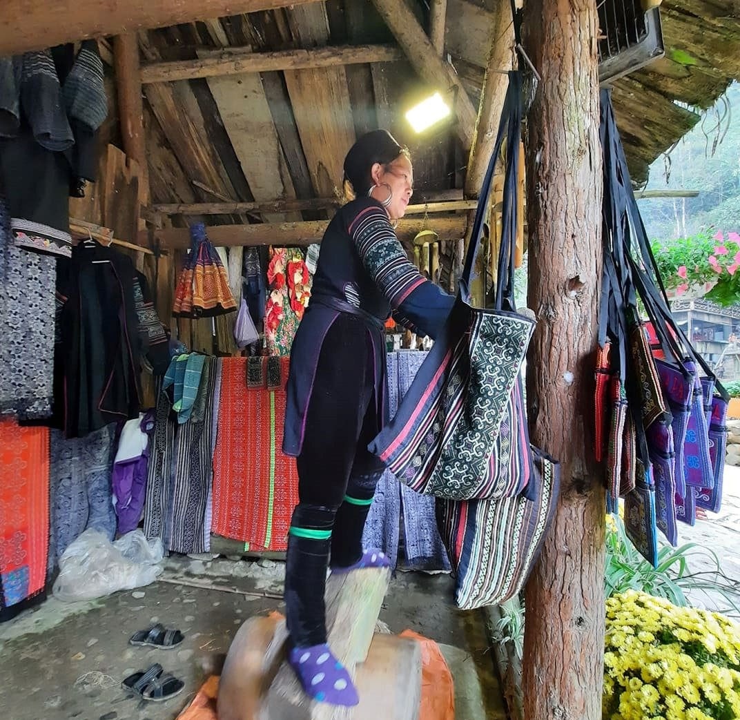 Nét đẹp nghề truyền thống của người Mông ở Cát Cát – Sapa 3