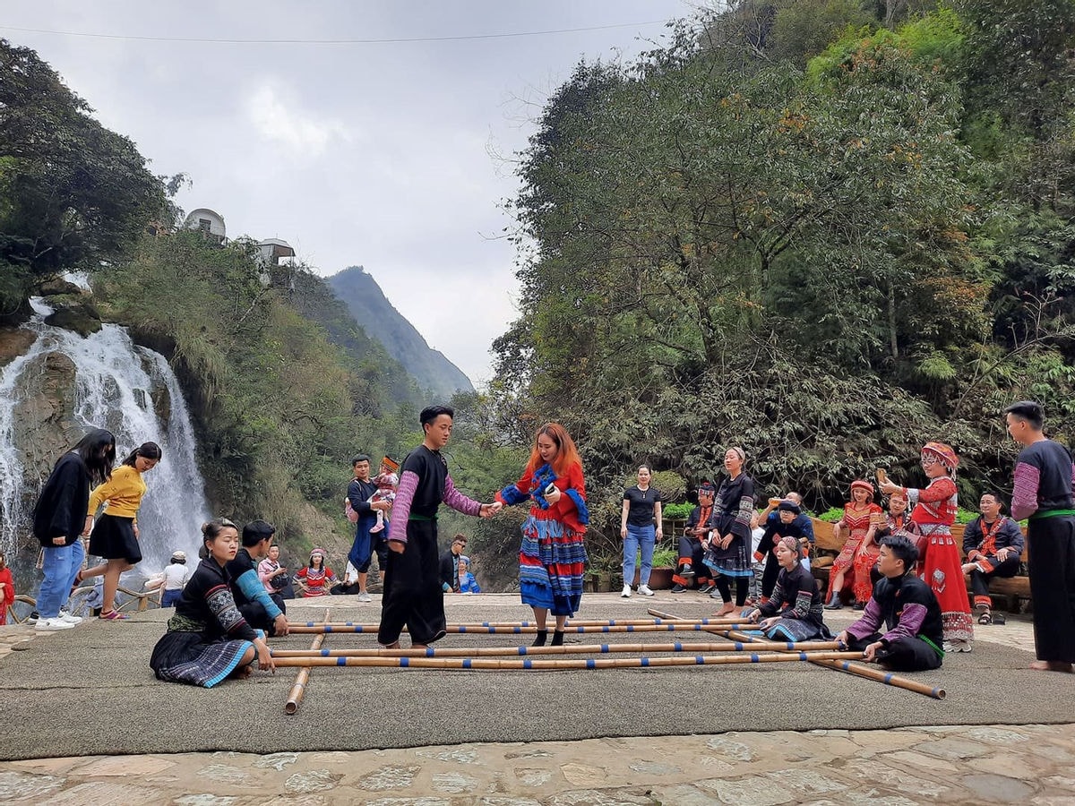 Một góc không gian tái hiện nghề truyền thống của người Mông Một góc không gian tái hiện nghề truyền thống của người Mông