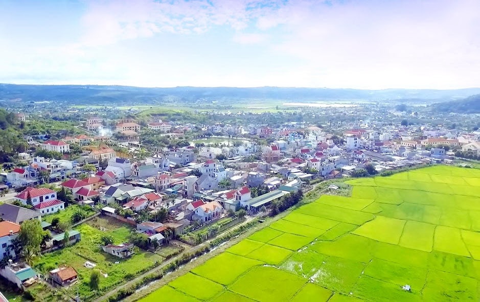 Những vùng núi rừng hoang vu xưa giờ là những miền quê trù phú
