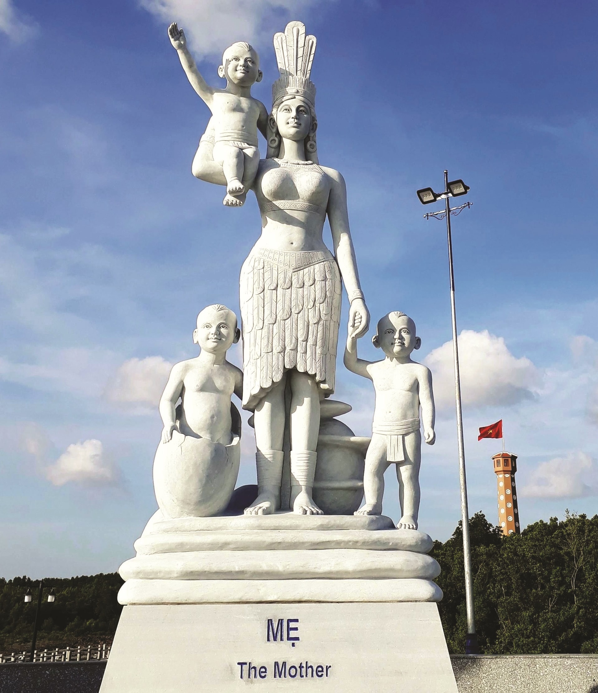 Tượng Mẹ Âu Cơ Khu du lịch mũi Cà Mau.