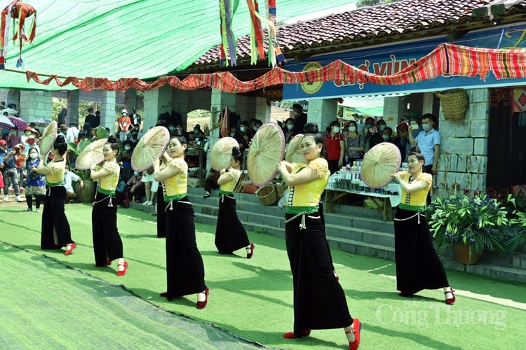Chương trình dân ca, dân vũ của các dân tộc tại 