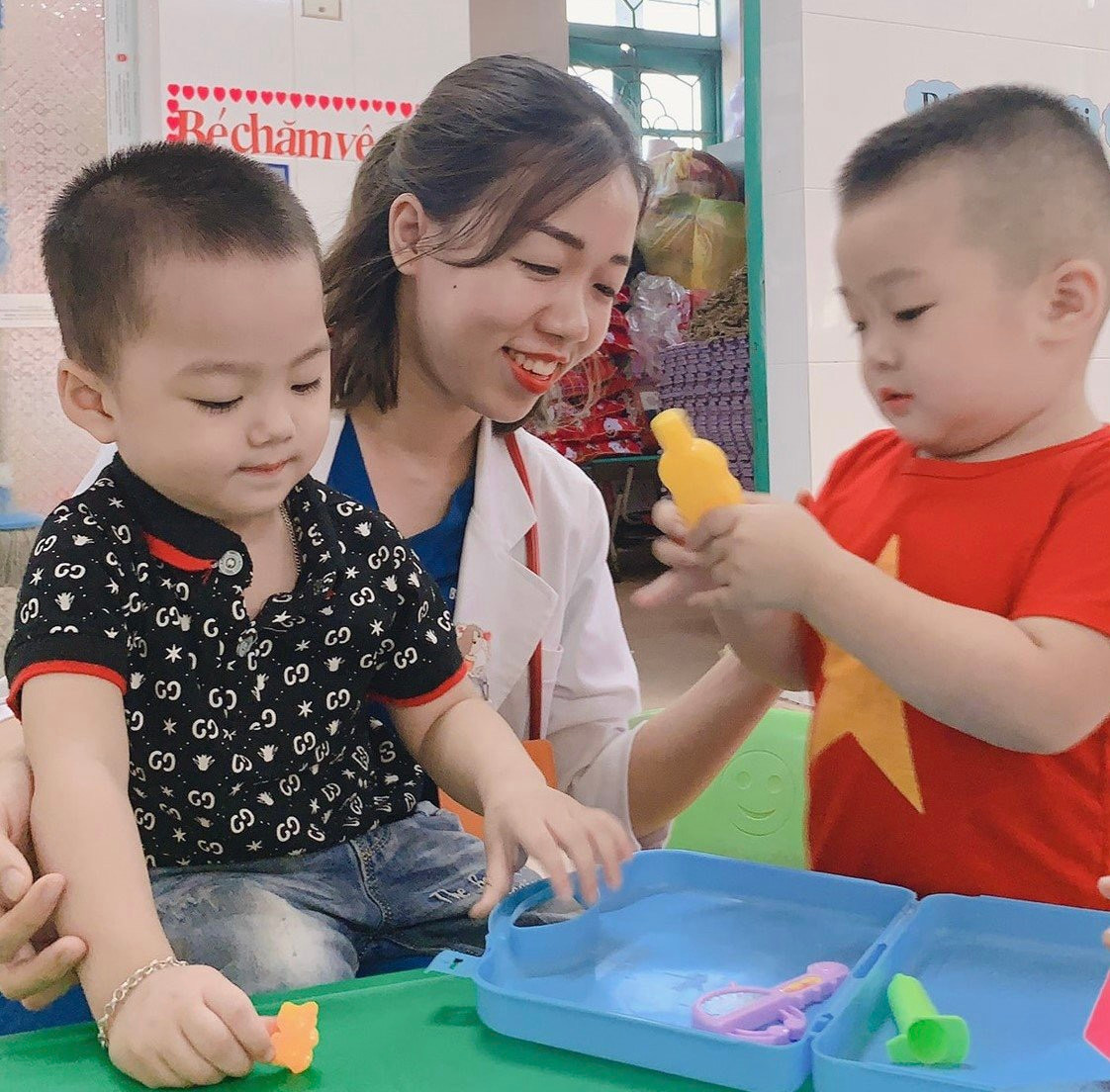 Ứng cử viên ĐBQH Trần Thị Hạnh Quyên tâm huyết với y tế cơ sở