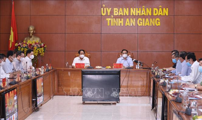 Thủ tướng Chính phủ Phạm Minh Chính chỉ đạo công tác phòng, chống dịch COVID-19 với các tỉnh biên giới phía Tây Nam từ điểm cầu tỉnh An Giang.
