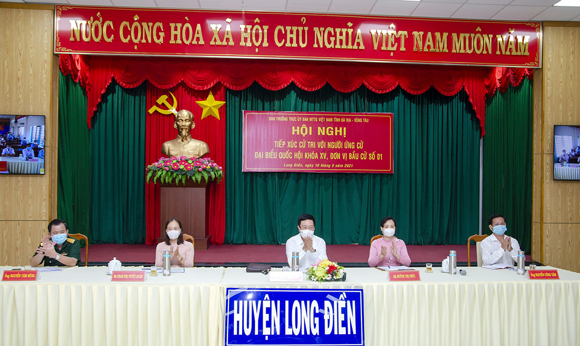 Phó Thủ tướng Phạm Bình Minh và các ứng cử viên đại biểu Quốc hội khóa XV thuộc Đơn vị bầu cử số 1 tại tỉnh Bà Rịa - Vũng Tàu tiếp xúc với cử tri huyện Long Điền, chiều 10/5