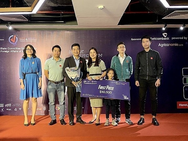 Trao giải Cuộc thi Hack4Growth 2020. (Nguồn: Quehuongonline) Trao giải Cuộc thi Hack4Growth 2020. (Nguồn: Quehuongonline)