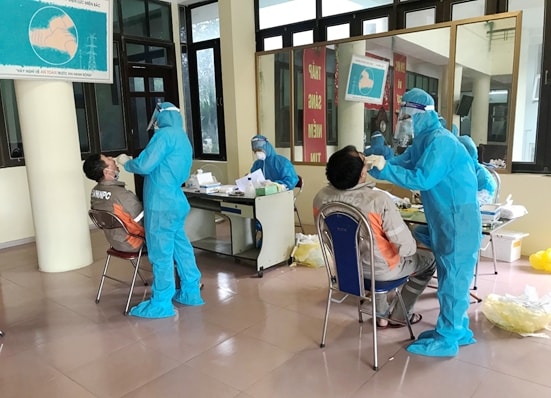 Công ty Điện lực Vĩnh Phúc đã hoàn thành việc lấy mẫu xét nghiệm COVID-19 cho toàn thể CBCNV.. Công ty Điện lực Vĩnh Phúc đã hoàn thành việc lấy mẫu xét nghiệm COVID-19 cho toàn thể CBCNV..