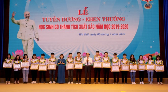 Năm học 2019-2020 tỉnh Yên Bái có nhiều học sinh đạt thành tích xuất sắc trong học tập (Ảnh: BYB)