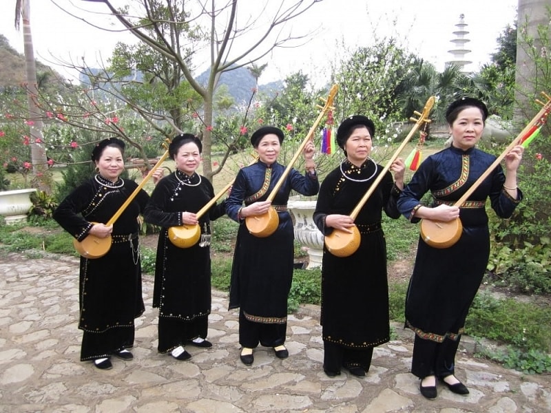 Hoạt động văn nghệ quần chúng giúp bảo tồn, phát huy bản sắc văn hóa dân tộc (Ảnh tư liệu) Hoạt động văn nghệ quần chúng giúp bảo tồn, phát huy bản sắc văn hóa dân tộc (Ảnh tư liệu)