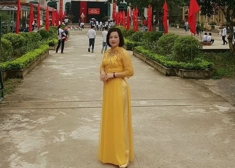 Ứng cử viên Đào Thị Thu Tuệ tại ngôi trường THCS Cự Đồng, Thanh Sơn, Phú Thọ