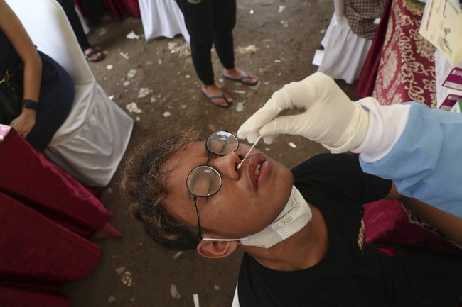 Hơn 167,4 triệu người trên thế giới đã nhiễm virus SARS-CoV-2. (Ảnh: AP) Hơn 167,4 triệu người trên thế giới đã nhiễm virus SARS-CoV-2. (Ảnh: AP)