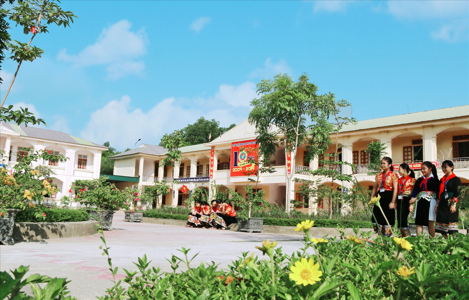 Khuôn viên Trường PTDTNT THCS Tương Dương (Nghệ An)