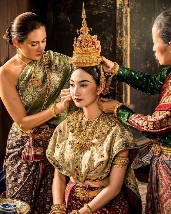 Trang phục truyền thống của người Thái