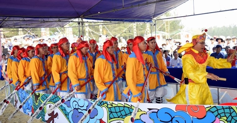 Hát chèo bả trạo mang đậm truyền trống văn hóa cư dân miền biển. (Ảnh TL)