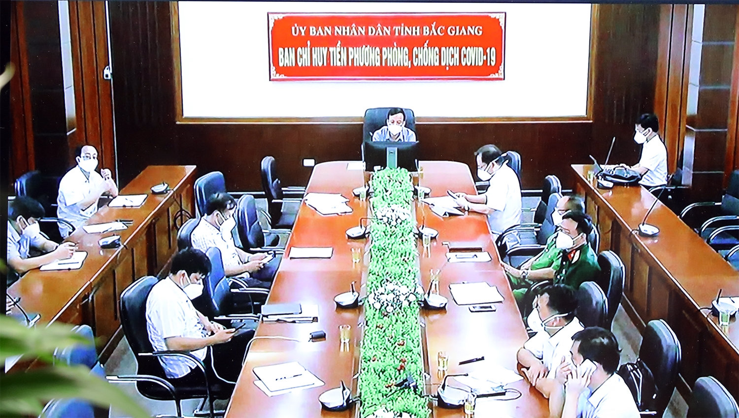 Tỉnh Bắc Giang đang dồn lực làm sạch các ổ dịch ở huyện Việt Yên. Ảnh: VGP/Đình Nam