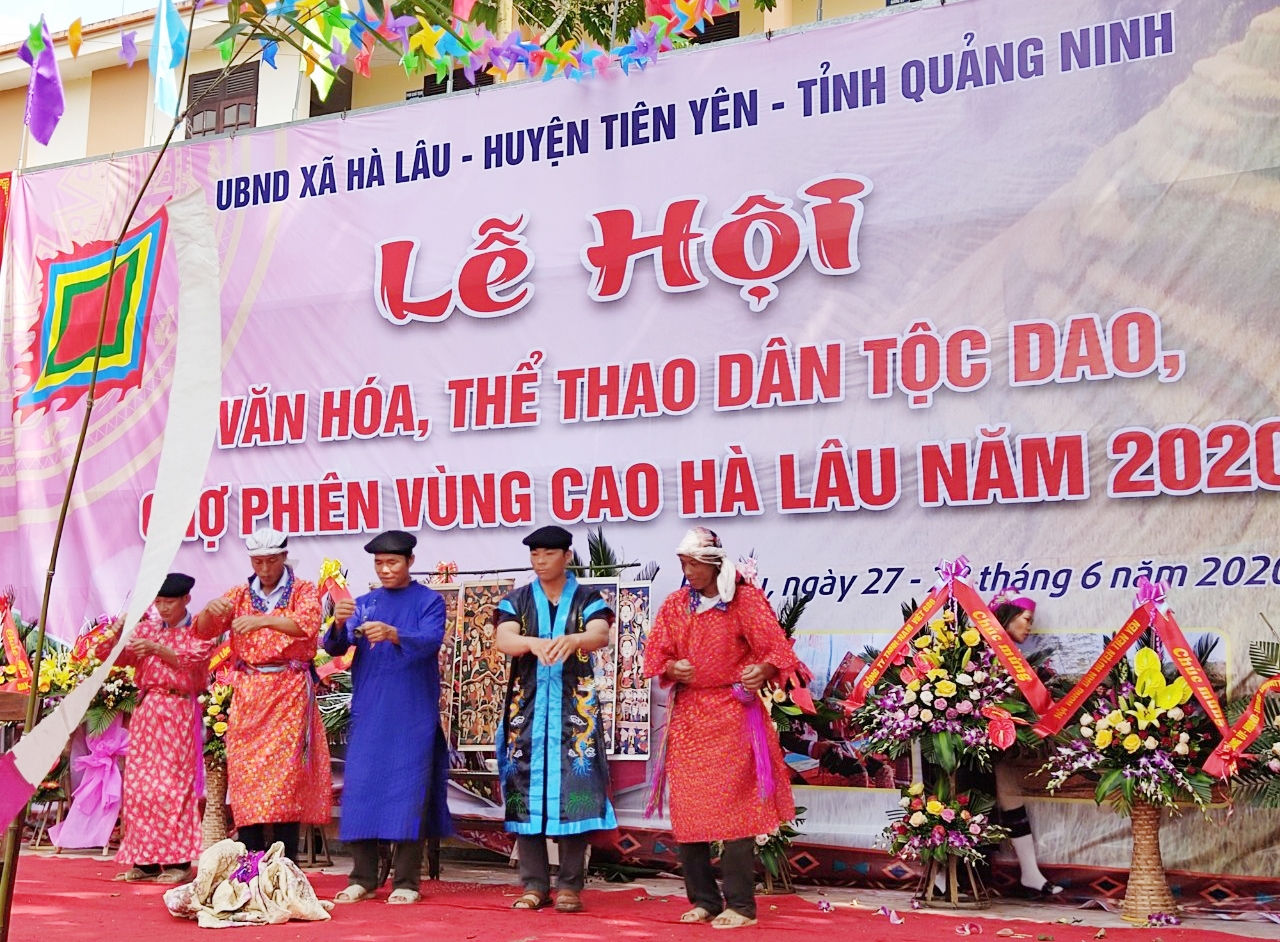 Các lễ hội văn hóa đặc sắc được phục dựng nguyên gốc tại chợ phiên Hà Lâu Các lễ hội văn hóa đặc sắc được phục dựng nguyên gốc tại chợ phiên Hà Lâu