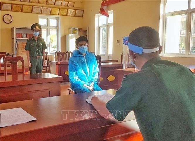 Đối tượng Sần Seo Sấn tại cơ quan điều tra. Ảnh: TTXVN Đối tượng Sần Seo Sấn tại cơ quan điều tra. Ảnh: TTXVN