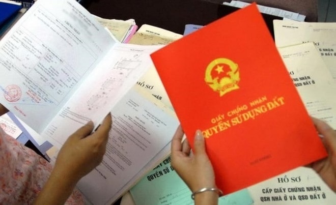 Diện tích đất thực tế nhiều khi không trùng khớp với diện tích ghi trong sổ đỏ (Ảnh minh hoạ) Diện tích đất thực tế nhiều khi không trùng khớp với diện tích ghi trong sổ đỏ (Ảnh minh hoạ)