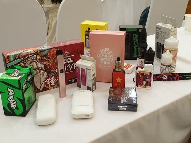 Bộ Y tế đưa ra cảnh báo một số loại thuốc lá thế hệ mới với giới trẻ. (Ảnh: PV)