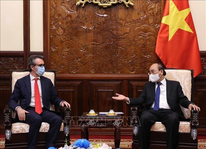 Chủ tịch nước Nguyễn Xuân Phúc tiếp ông Giorgio Aliberti, Đại sứ, Trưởng phái đoàn Liên minh châu Âu. Ảnh: Thống Nhất/TTXVN Chủ tịch nước Nguyễn Xuân Phúc tiếp ông Giorgio Aliberti, Đại sứ, Trưởng phái đoàn Liên minh châu Âu. Ảnh: Thống Nhất/TTXVN