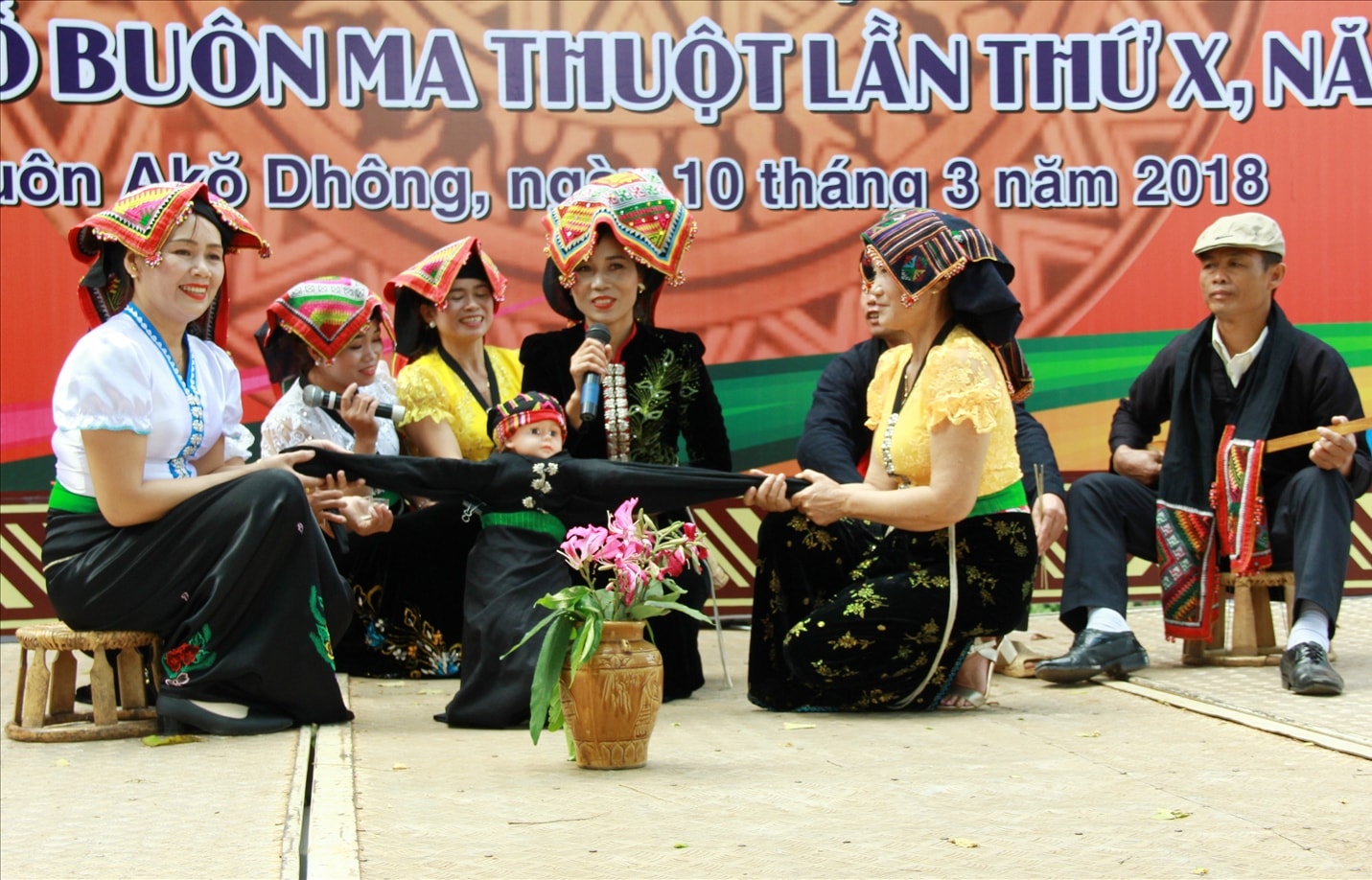 Đồng bào dân tộc Thái xã Hòa Phú, TP. Buôn Ma Thuột  sinh hoạt văn hóa Thái