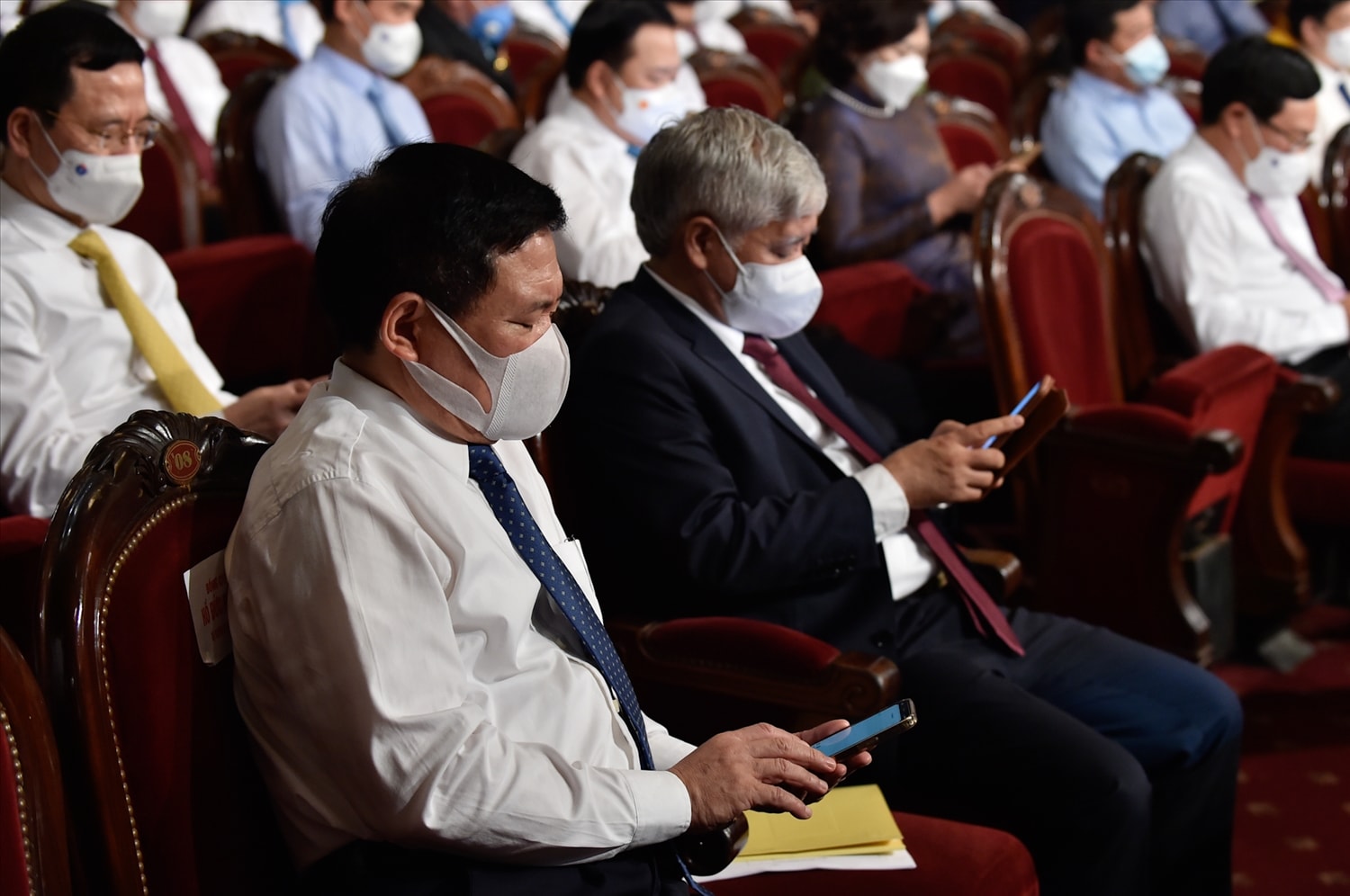 Lãnh đạo các Bộ, ngành Trung ương nhắn tin ủng hộ cho Quỹ vaccine phòng chống COVID-19 của Chính phủ thông qua cổng 1400.