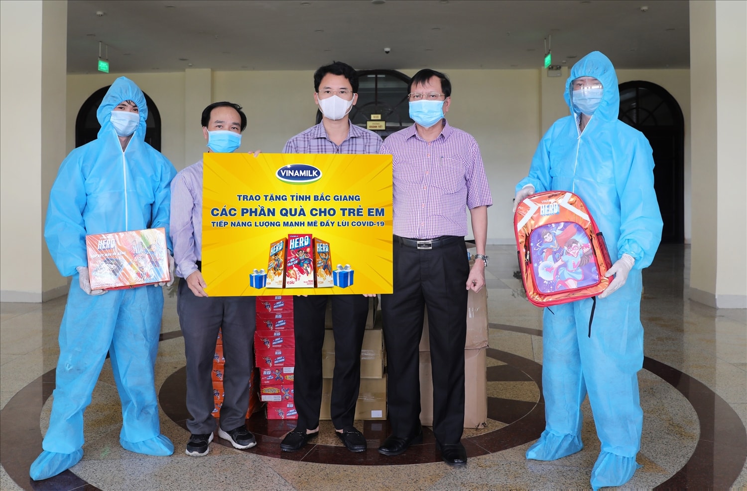 Trong năm 2021, Vinamilk đã ủng hộ 2 triệu sản phẩm các đối tượng bị ảnh hưởng bởi đại dịch, đặc biệt là trẻ em