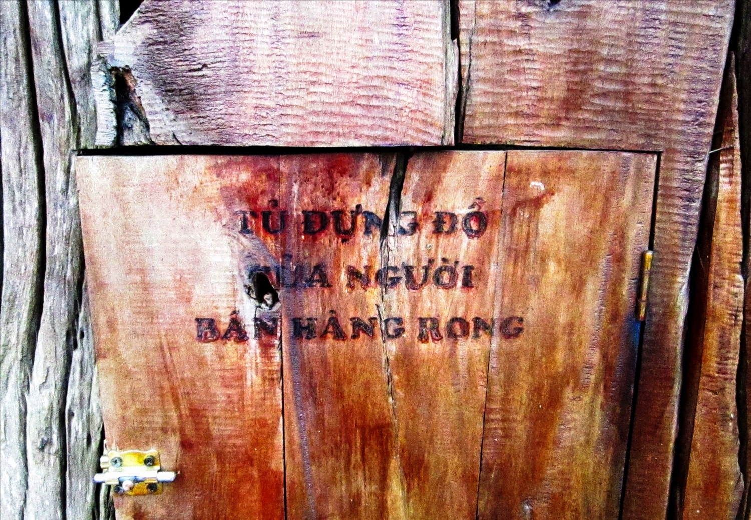 Tủ đựng đồ của những người bán hàng rong ở không gian kí ức Tủ đựng đồ của những người bán hàng rong ở không gian kí ức