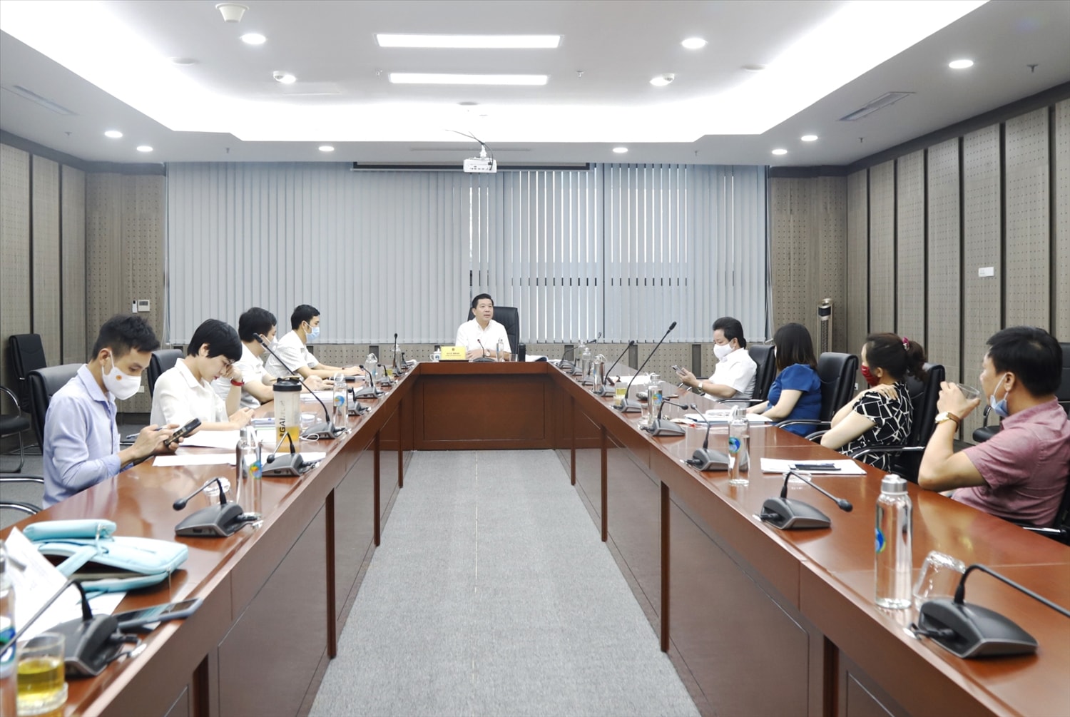 Quang cảnh buổi họp Quang cảnh buổi họp
