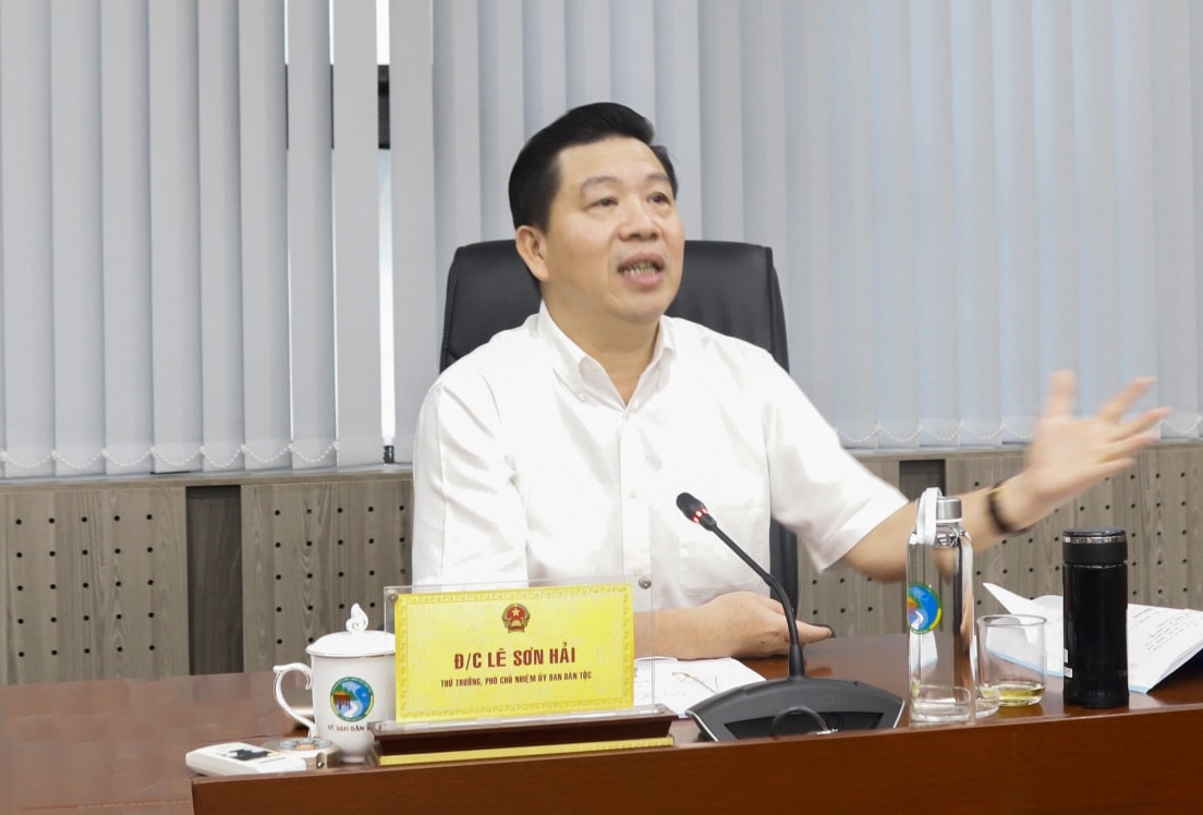 Thứ trưởng Phó Chủ nhiệm Lê Sơn Hải phát chủ trì buổi họp Thứ trưởng Phó Chủ nhiệm Lê Sơn Hải phát chủ trì buổi họp