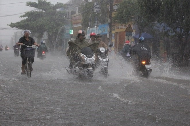 Do ảnh hưởng của cơn bão số 2, từ ngày hôm qua đến trưa nay (13/6), nhiều tỉnh thành khu vực Bắc Bộ và Bắc Trung Bộ đã có mưa to đến rất to.