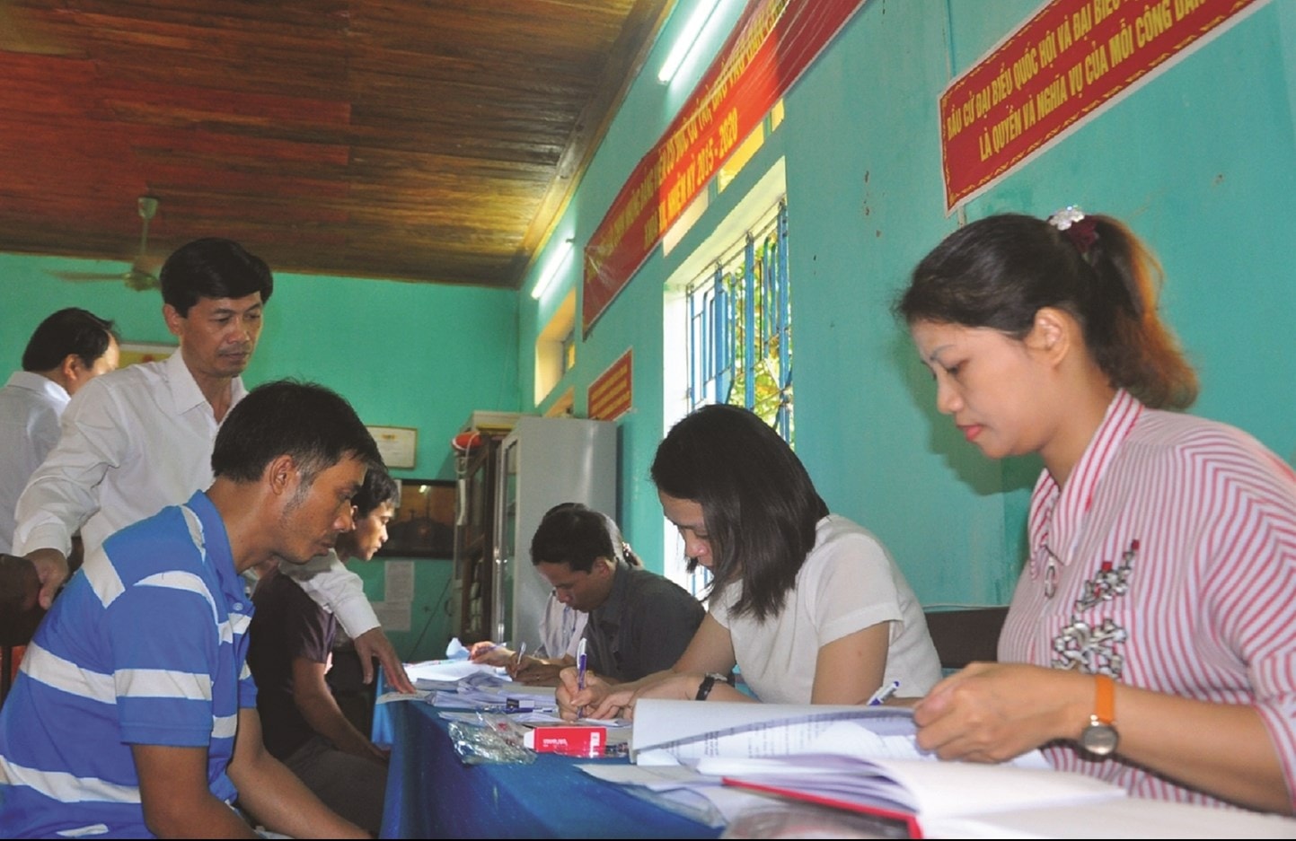 Làm thủ tục để hưởng chế đội chính sách xã hội