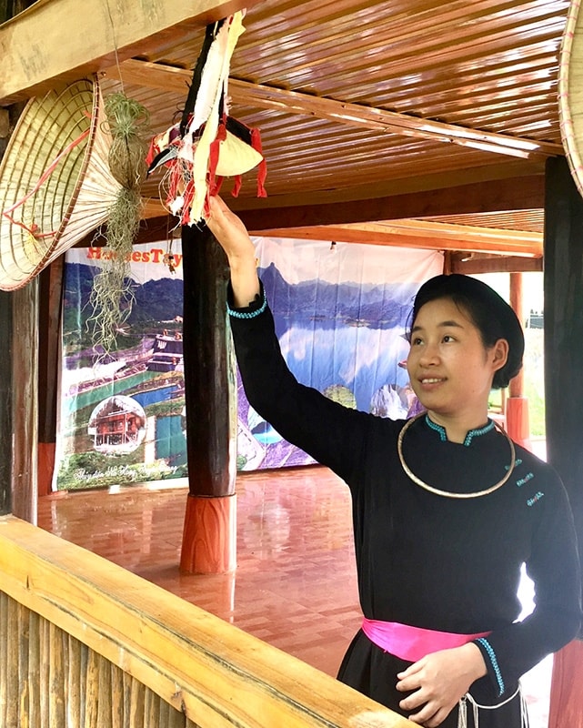 Quả còn tô điểm thêm cho nhà sàn Homestay ở Nà Khá, xã Năng Khả, Na Hang. Quả còn tô điểm thêm cho nhà sàn Homestay ở Nà Khá, xã Năng Khả, Na Hang.