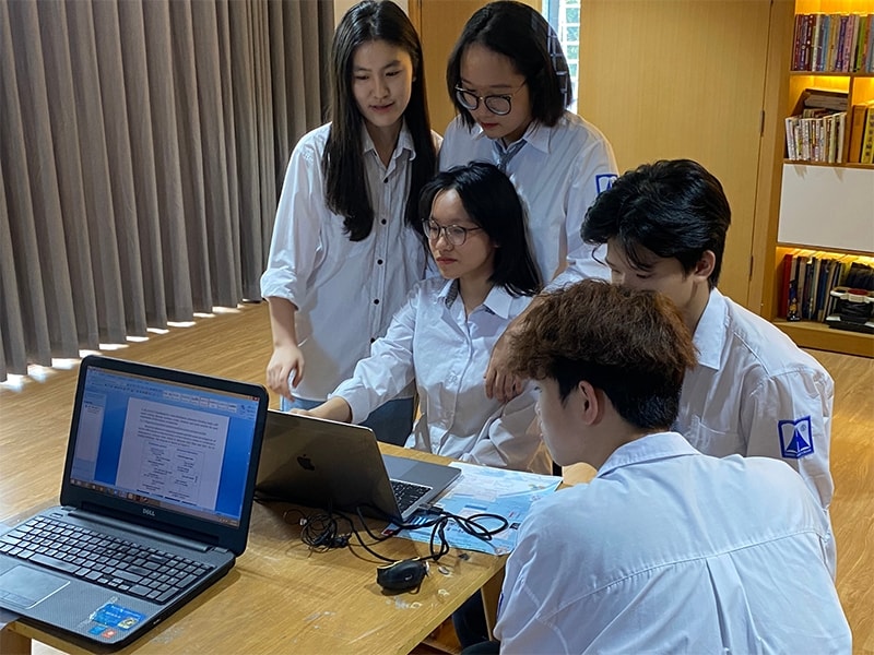 Đội tuyển Việt Nam tham gia thi trực tuyến. 