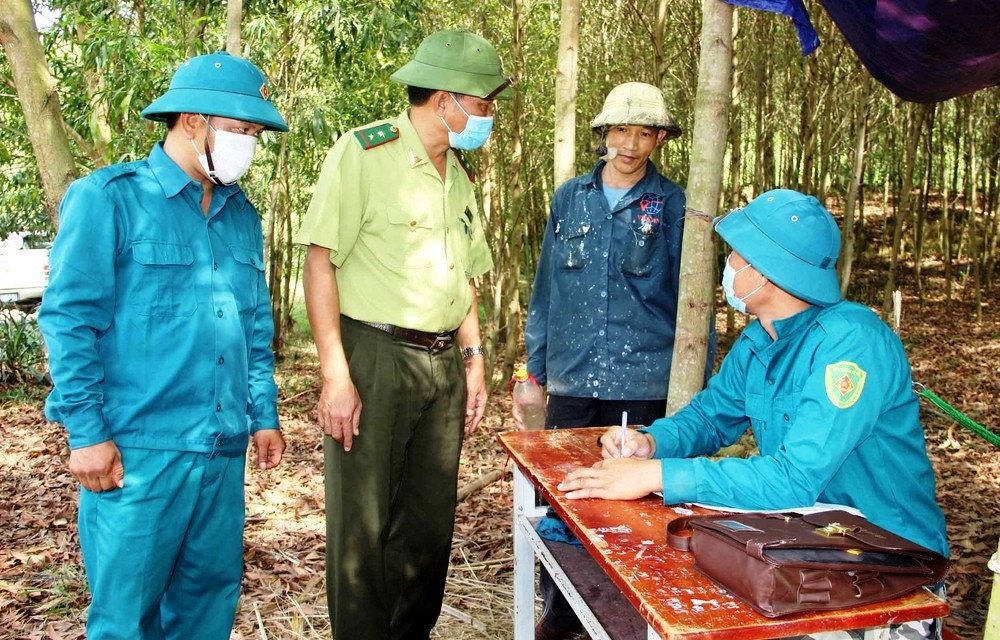 Người dân vào rừng phải khai báo thông tin cá nhân, lí do, mục đích rõ ràng