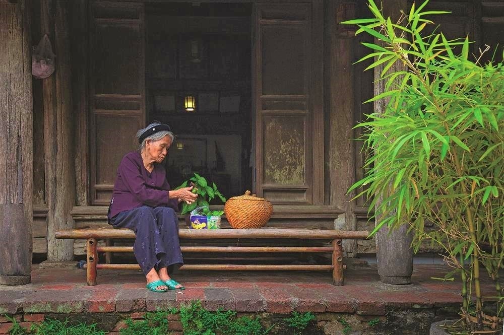 Mẹ và ngôi nhà xưa cũ 
