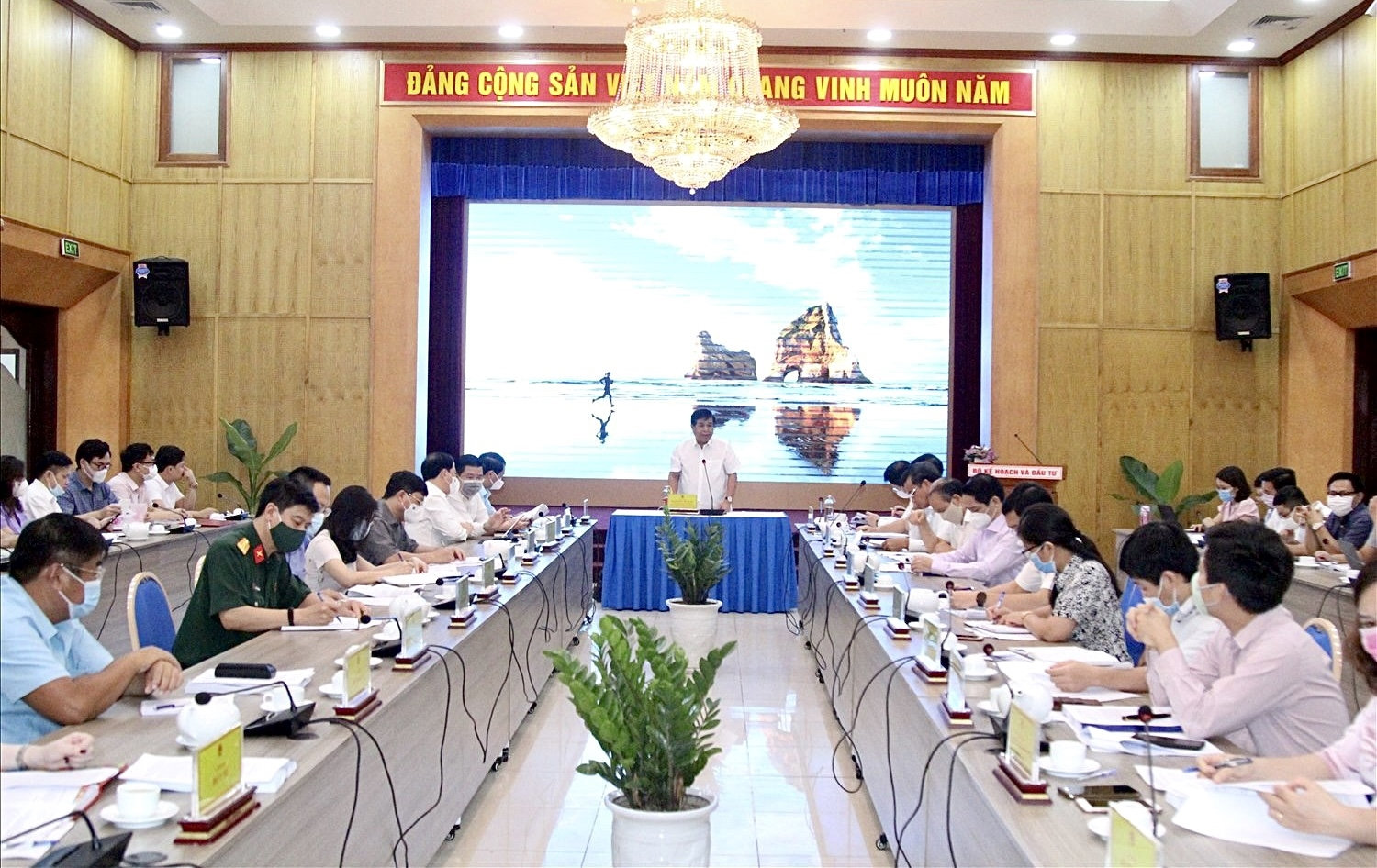 Bộ trưởng Bộ Kế hoạch và Đầu tư Nguyễn Chí Dũng – Chủ tịch Hội đồng thẩm định Nhà nước chủ trì buổi họp