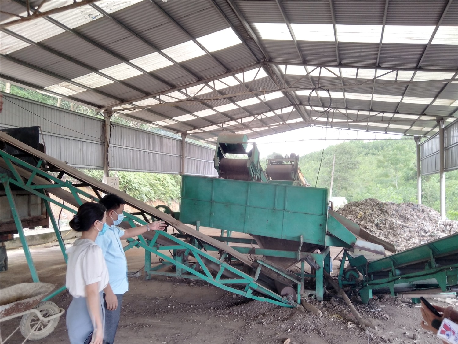 Bước đầu, mô hình xử lý rác thải xử lý rác thải sinh hoạt bằng công nghệ vi sinh đã mang lại những kết quả tích cực 