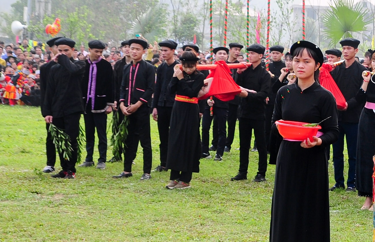 Trang phục của phụ nữ dân tộc Tày Trang phục của phụ nữ dân tộc Tày