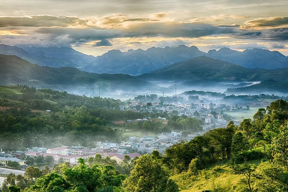 Góc ảnh chụp Tủa Chùa ẩn hiện trong mây. Ảnh: Hải Giang