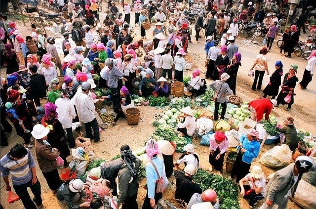 Phiên chợ Tủa Chùa