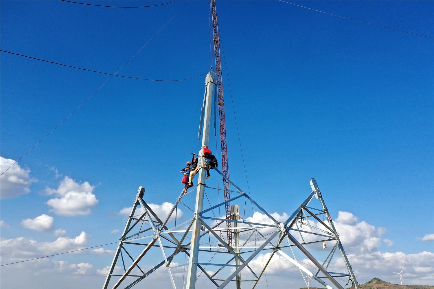 Cận cảnh Dự án Nhà máy Điện gió công suất 400MW của Trungnam Group tại Ea H’leo (Đắk Lắk) 8