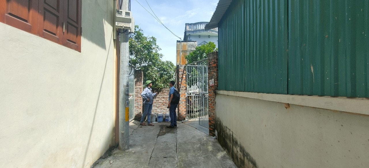 Con đường đã bị hộ dân lấn chiếm