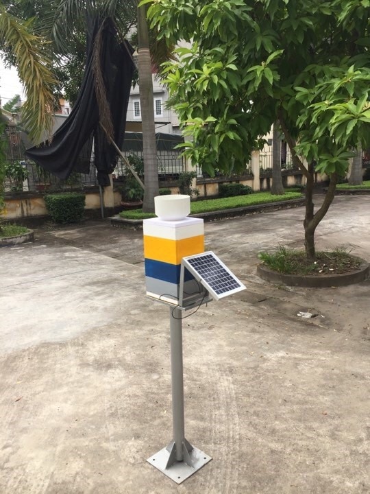Máy đo mưa do các kỹ sư của Công ty Bắc Hưng Hải chế tạo. Ảnh: Mạnh Tú/TTXVN