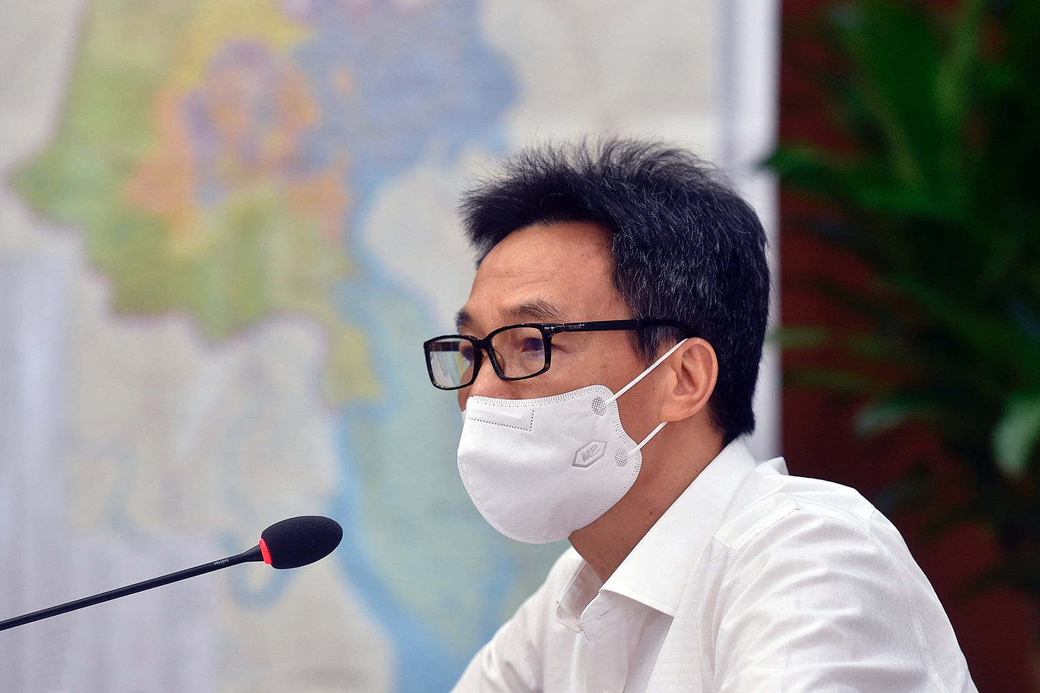 Phó Thủ tướng Vũ Đức Đam và lãnh đạo TPHCM thống nhất trong thời gian thực hiện giãn cách xã hội theo Chỉ thị 16/CT-TTg, chiến lược chống dịch phải rõ mục tiêu, thực hiện nghiêm, làm đến đâu chắc đến đó, hiệu quả là trên hết. Ảnh: VGP/Đình Nam Phó Thủ tướng Vũ Đức Đam và lãnh đạo TPHCM thống nhất trong thời gian thực hiện giãn cách xã hội theo Chỉ thị 16/CT-TTg, chiến lược chống dịch phải rõ mục tiêu, thực hiện nghiêm, làm đến đâu chắc đến đó, hiệu quả là trên hết. Ảnh: VGP/Đình Nam