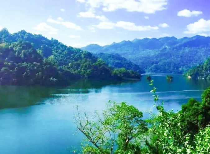 Không khí ở hồ Ba bể vô cùng trong lành