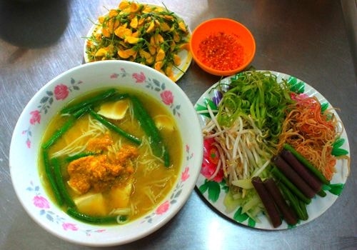 Món bún num bò chóc có nêm gia vị bún bò hóc