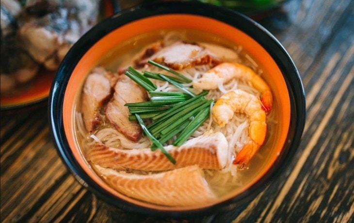 Món bún nước lèo đậm đà hương vị mắm bò hóc