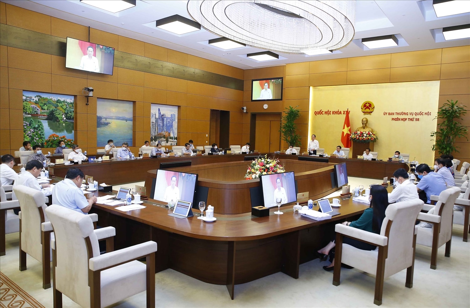 Toàn cảnh phiên họp. Ảnh:VGP/Nguyễn Hoàng 
