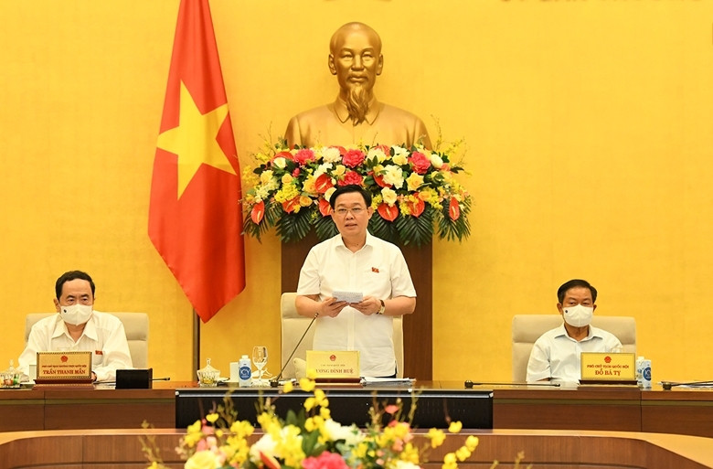Chủ tịch Quốc hội Vương Đình Huệ phát biểu bế mạc phiên họp thứ 58 của Ủy ban Thường vụ Quốc hội. Ảnh: Minh Thành. 