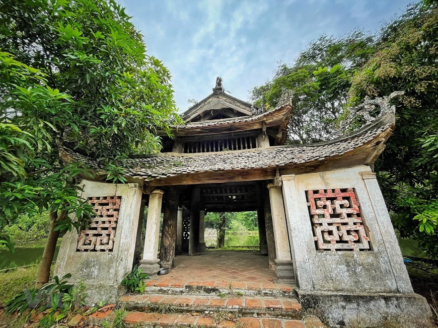 Thủy đình vốn là nhà biểu diễn múa rối nước, gọi theo dân gian là buồng trò và là một trong 4 yếu tố quan trọng làm nên nghệ thuật múa rối nước gồm quân rối, người điều khiển con rối, dàn nhạc và thủy đình. (Ảnh: Xuân Mai/Vietnam+)